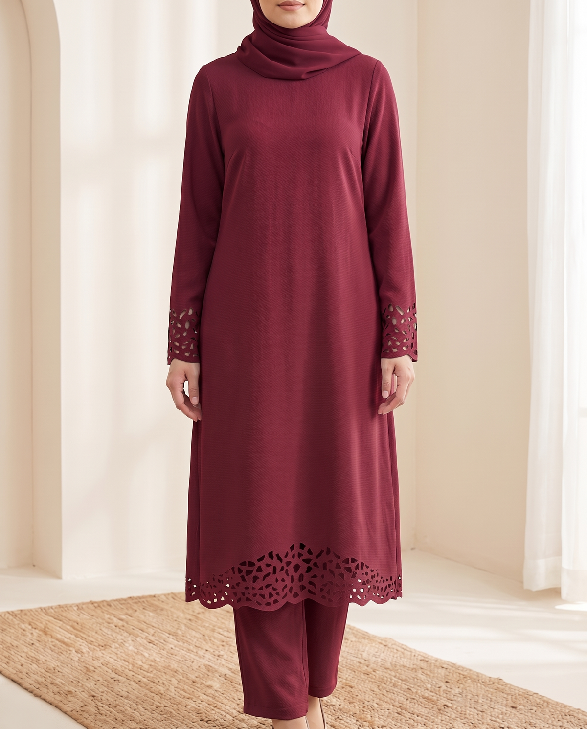 Hollow-out two-piece set in wine red