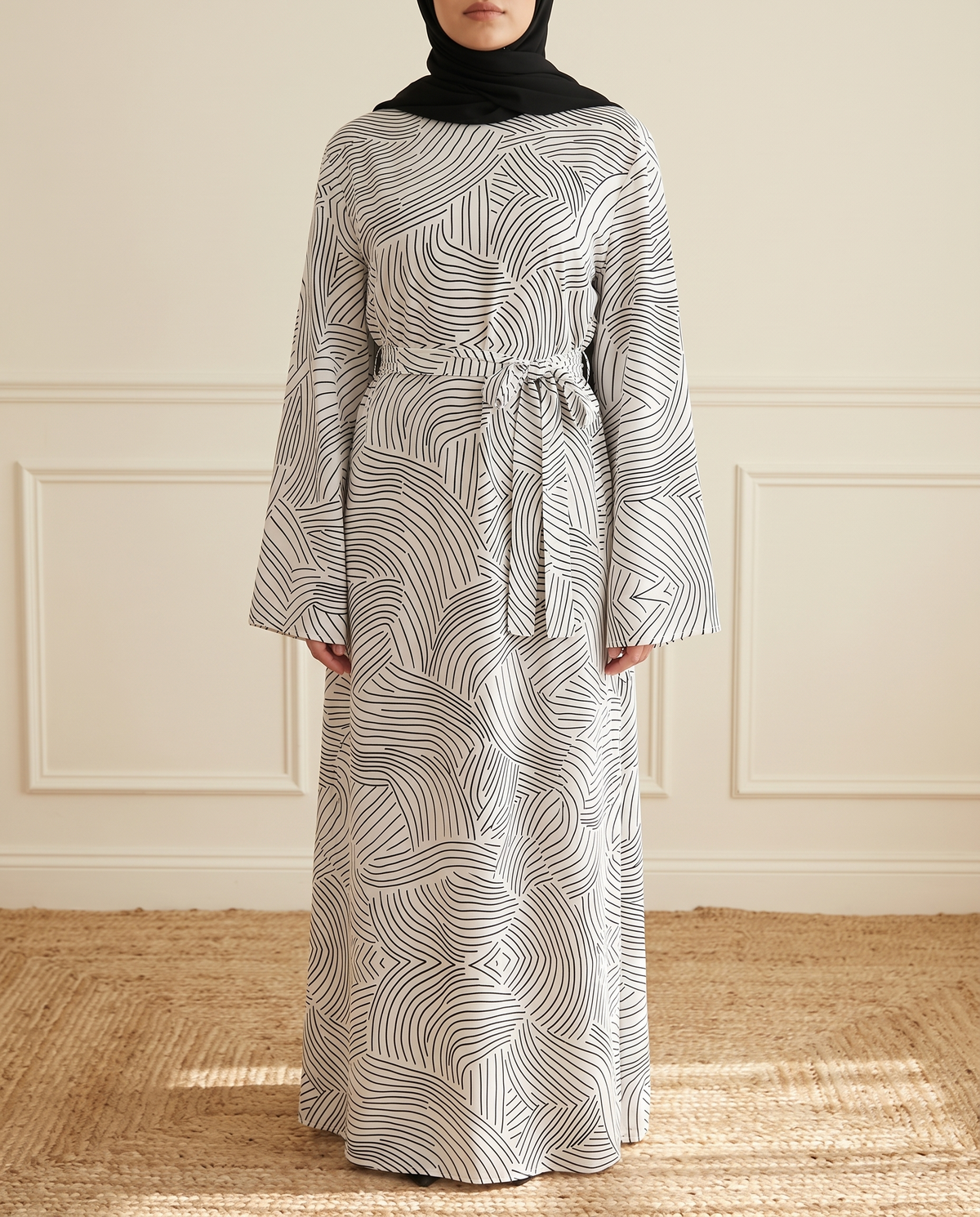 Print abaya dress in monochrome leaf print