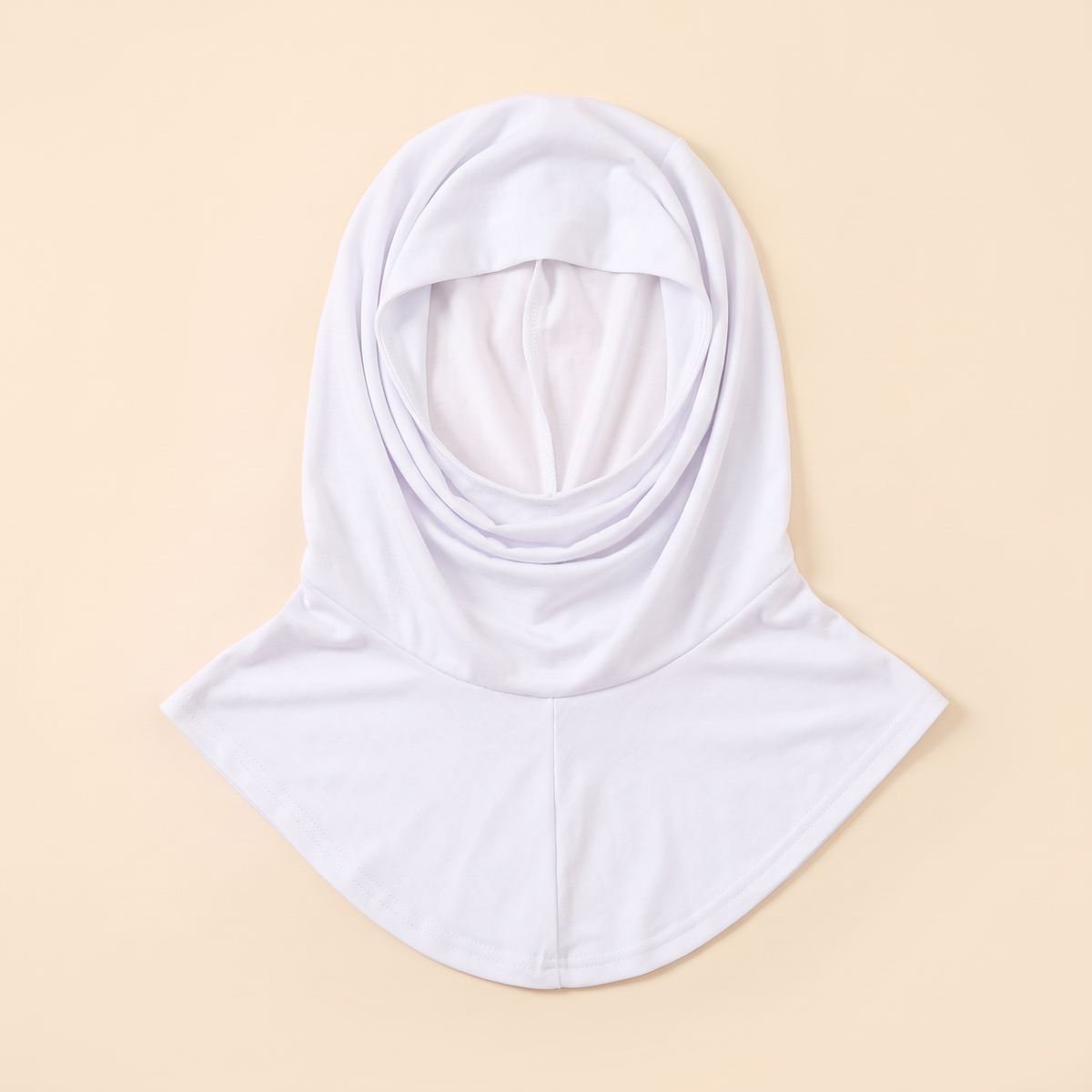 Underscarf cap in white