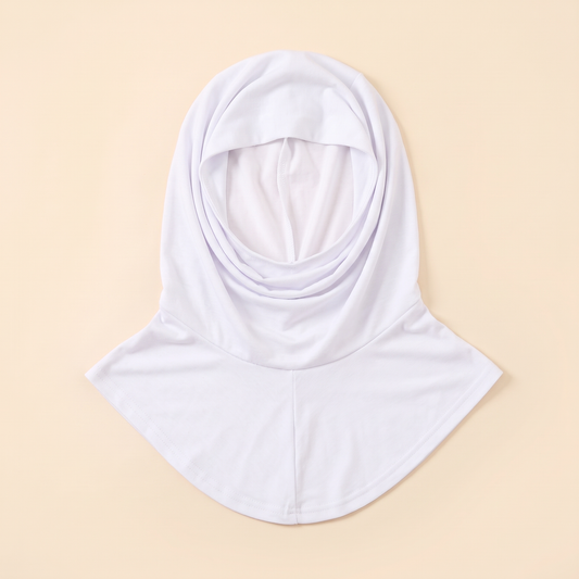 Underscarf cap in white