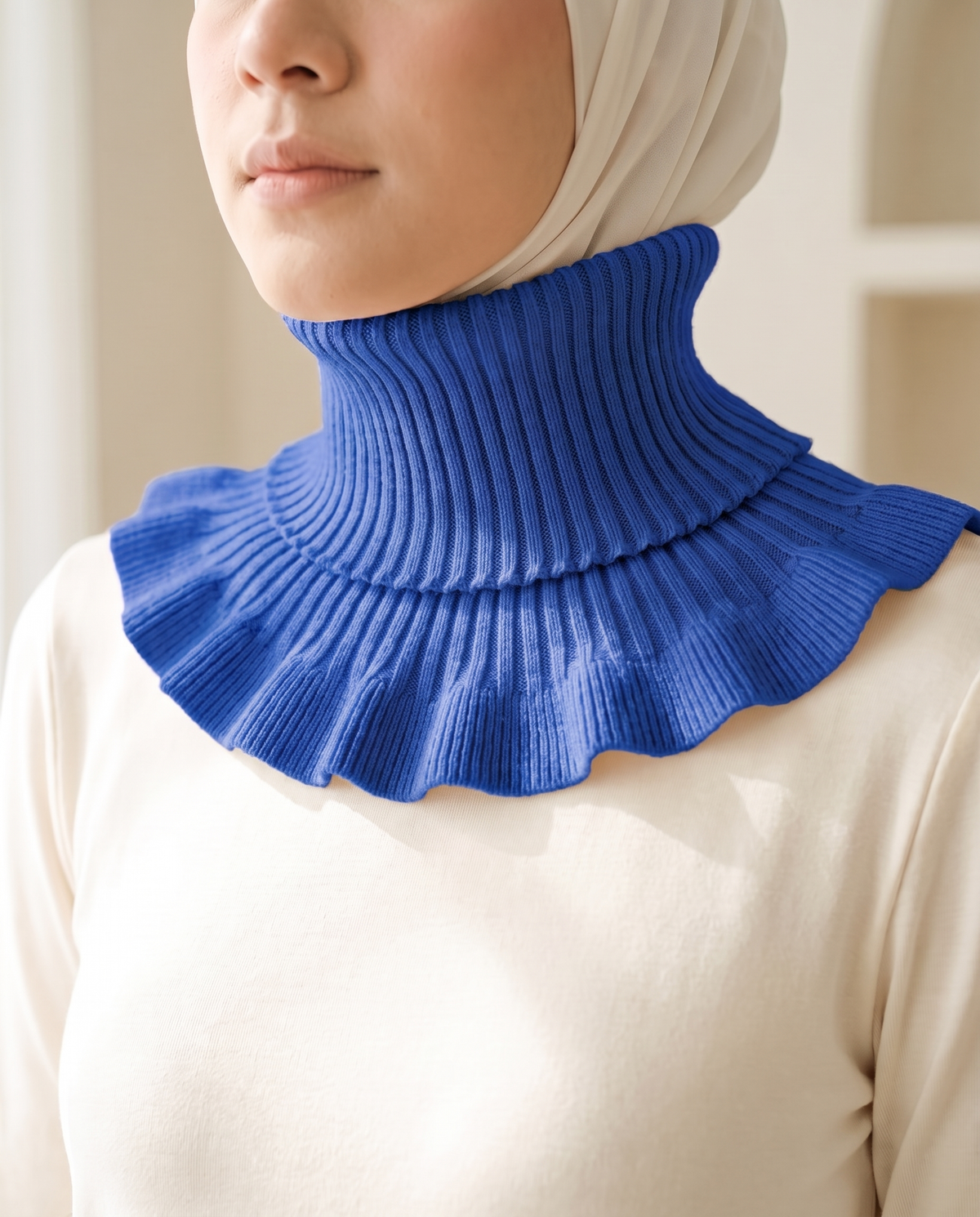 SITRĀ Knitted Ruffle Collar — Royal Blue