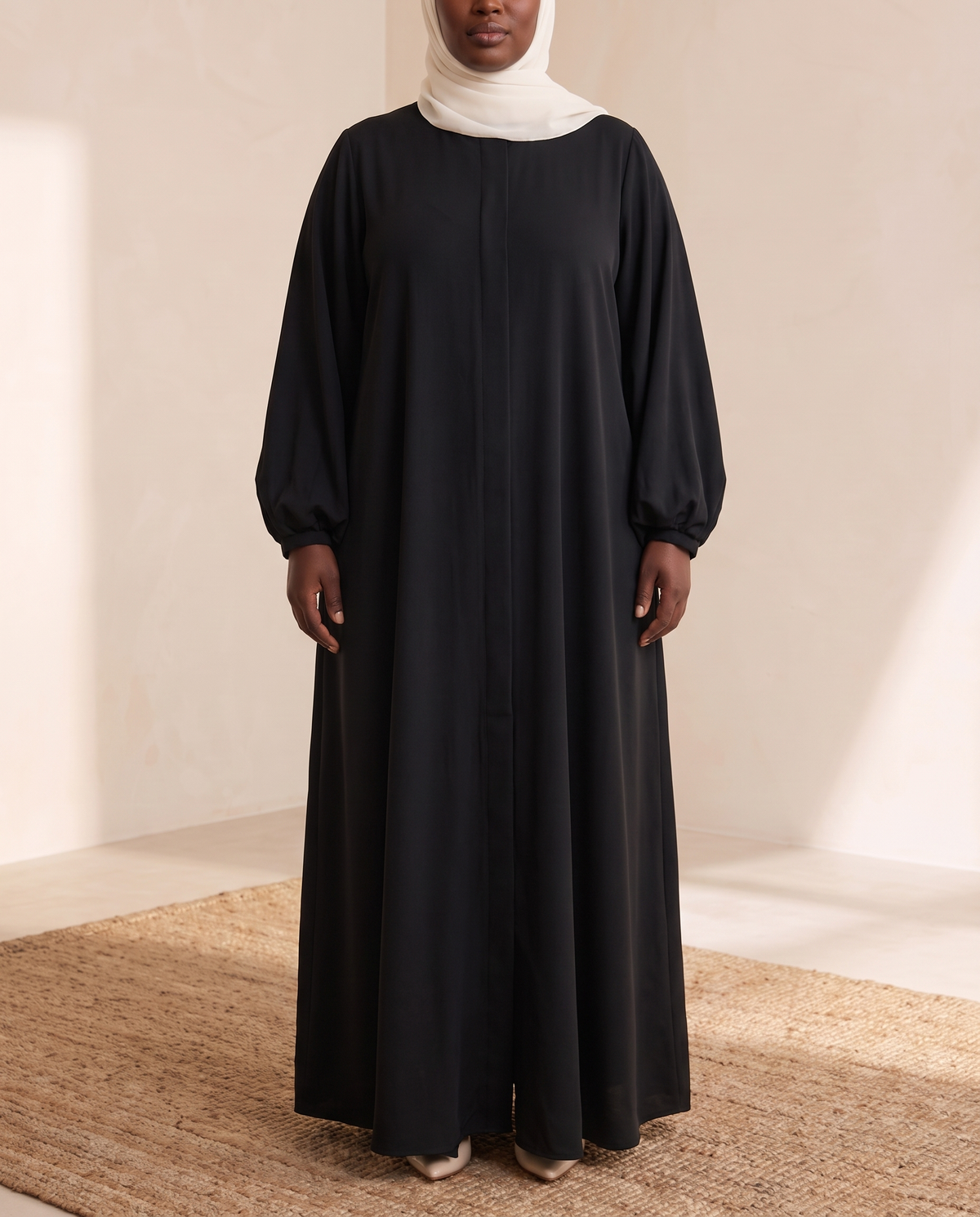 Lantern Sleeve Abaya – Black, on model