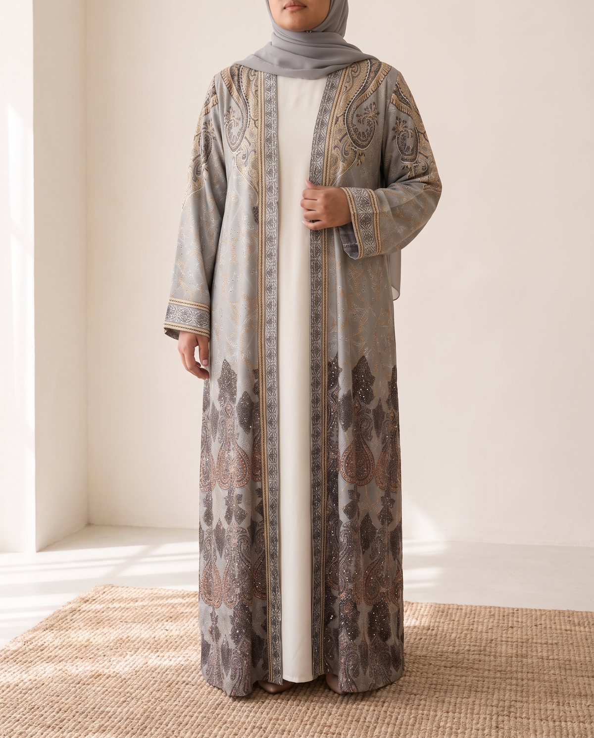 Melis Printed Open Abaya with Lace Trim – Grey, on model