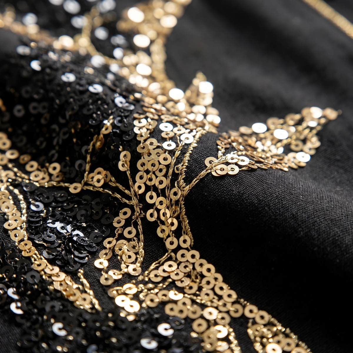Nadia Sequin Floral Kaftan Abaya – sequin embroidery detail