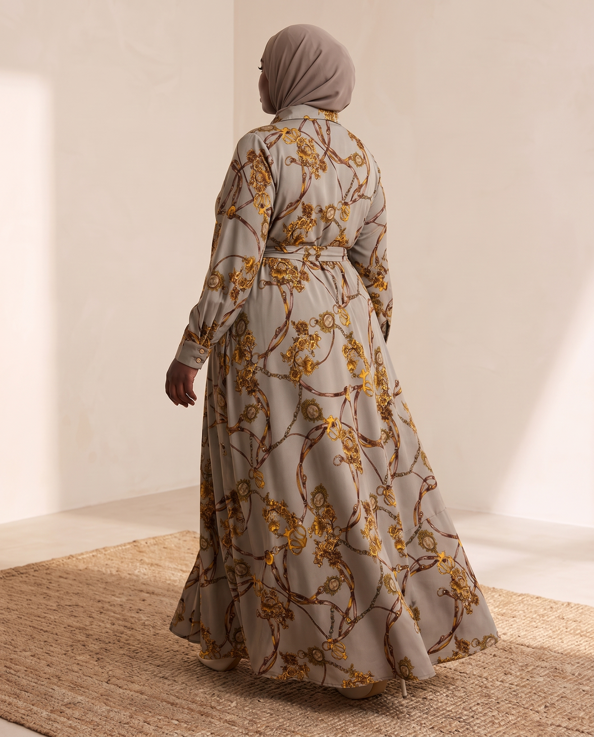 Patch-Detail Printed Shirt Abaya – Grey, side view