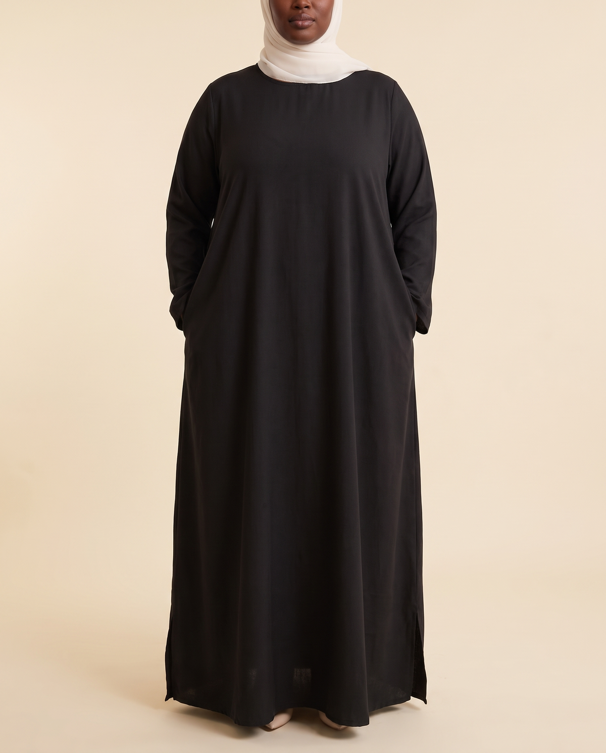 Pocketed Long-Sleeve Abaya Dress – Black, on model (curve)
