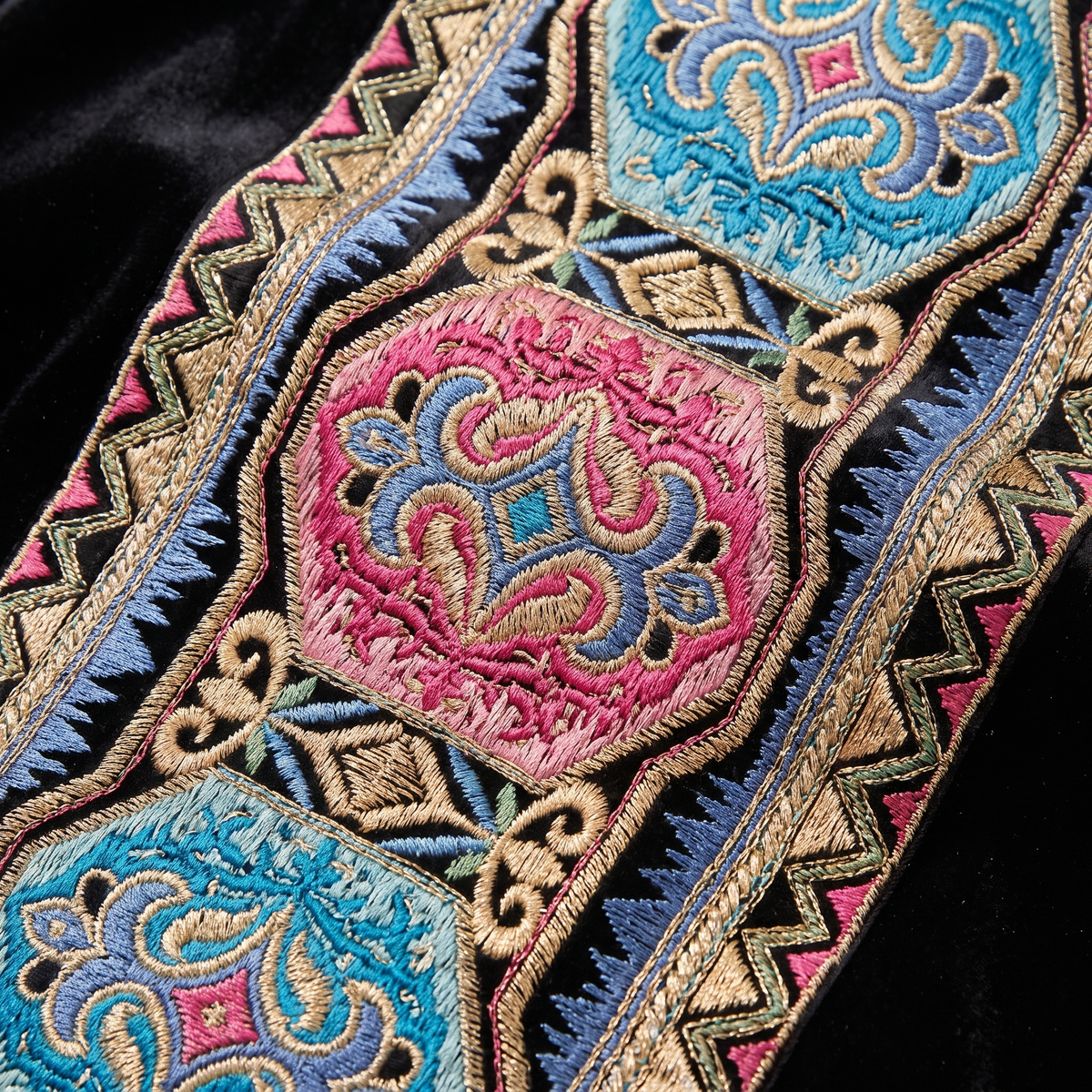 Selin embroidered velvet kaftan — embroidery detail