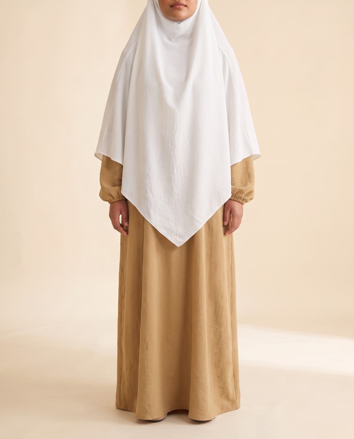 Shatha lantern sleeve prayer set in Camel & White, front