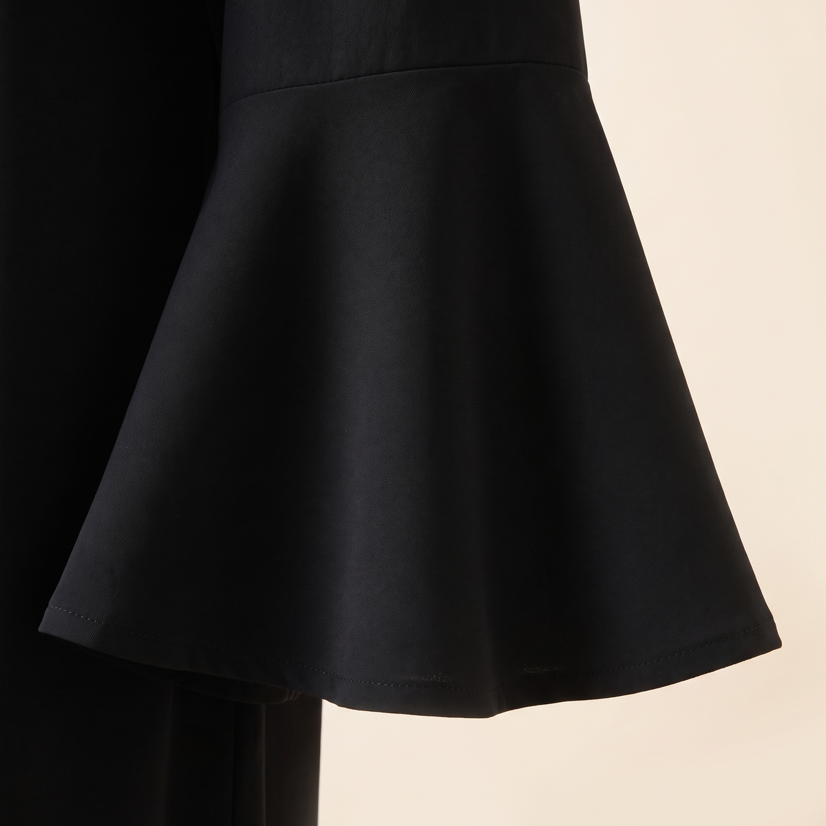 Flared Sleeve Abaya in Black – fabric and flare detail