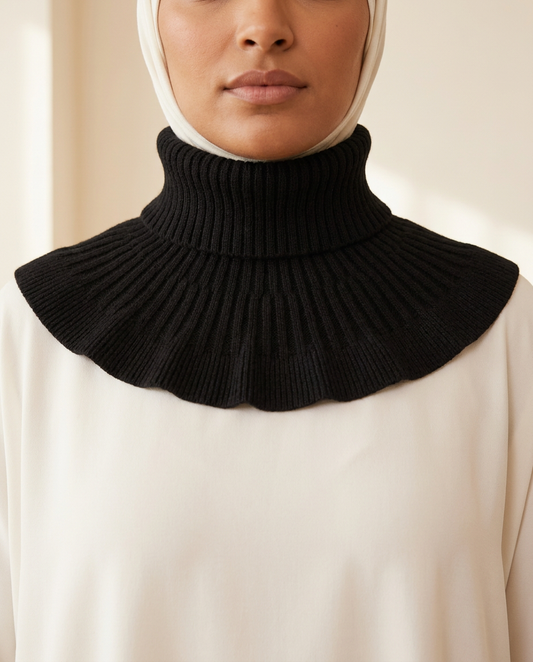 SITRĀ Knitted Ruffle Collar — Black (model Amina)
